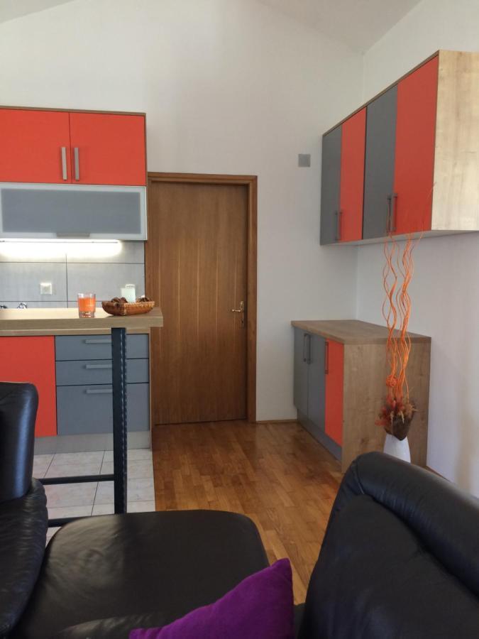 SanMari Hotel Novi Vinodolski Bagian luar foto