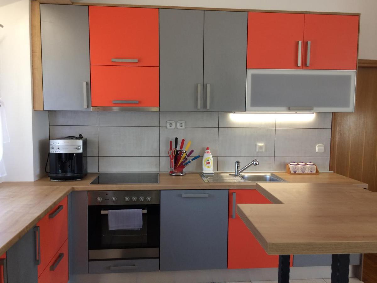 SanMari Hotel Novi Vinodolski Bagian luar foto