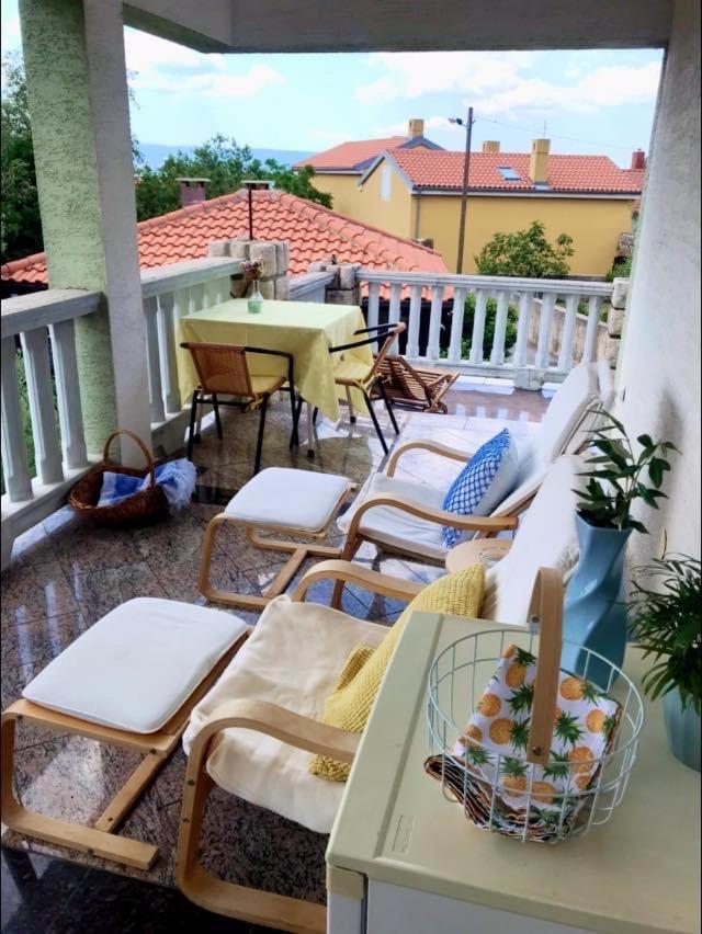 SanMari Hotel Novi Vinodolski Bagian luar foto