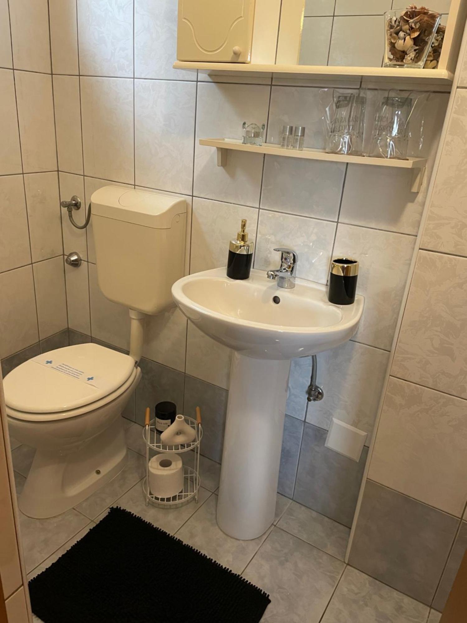 SanMari Hotel Novi Vinodolski Bagian luar foto